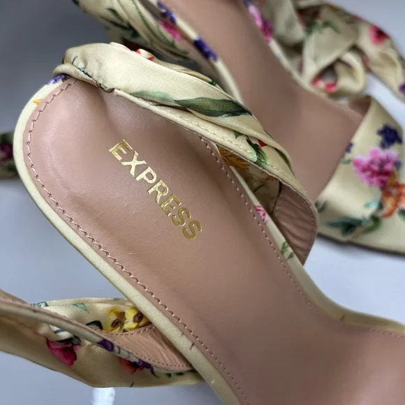 EXPRESS Floral Printed Lace Up Heeled Sandals - Picture 4 of 5